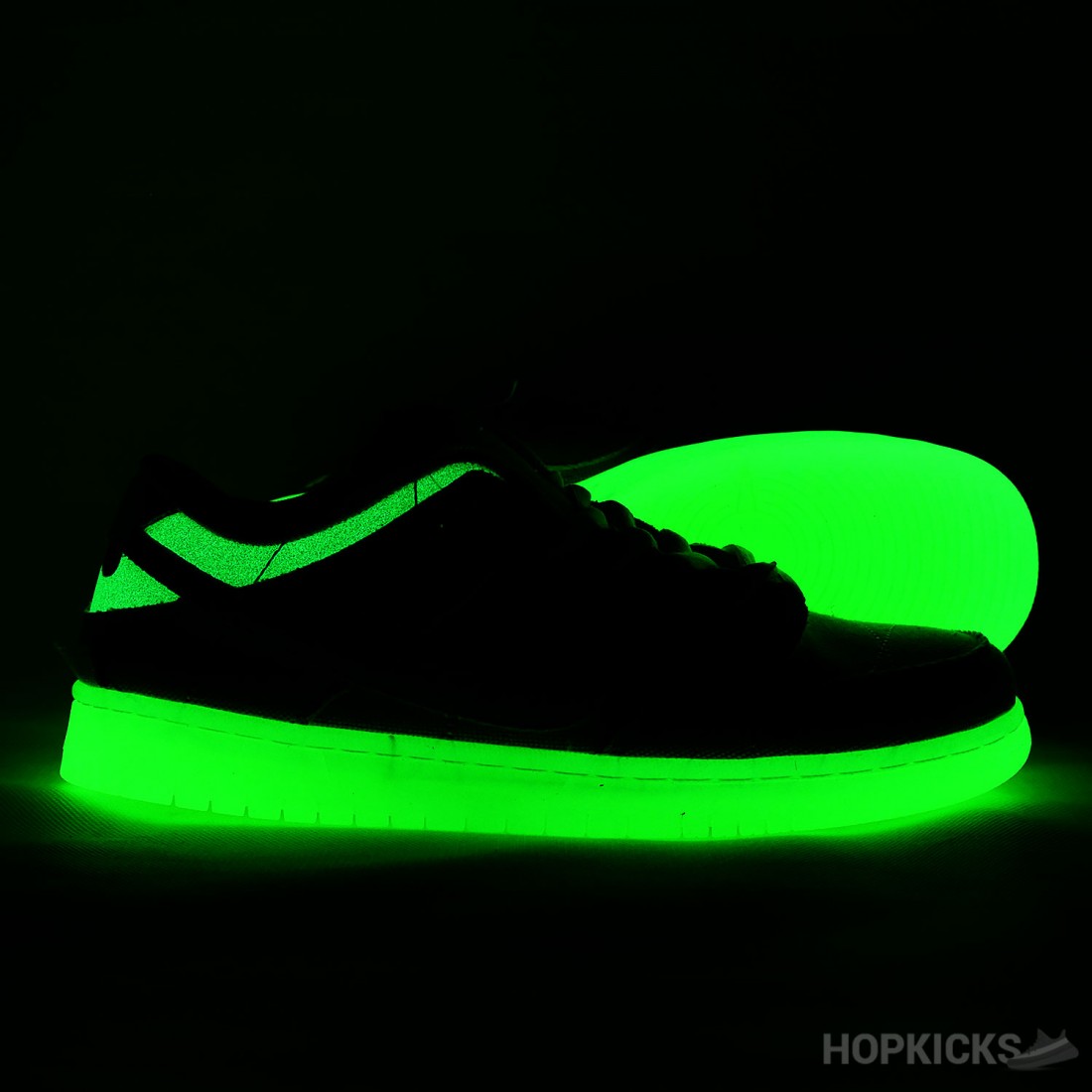 glow in the dark mummy dunks